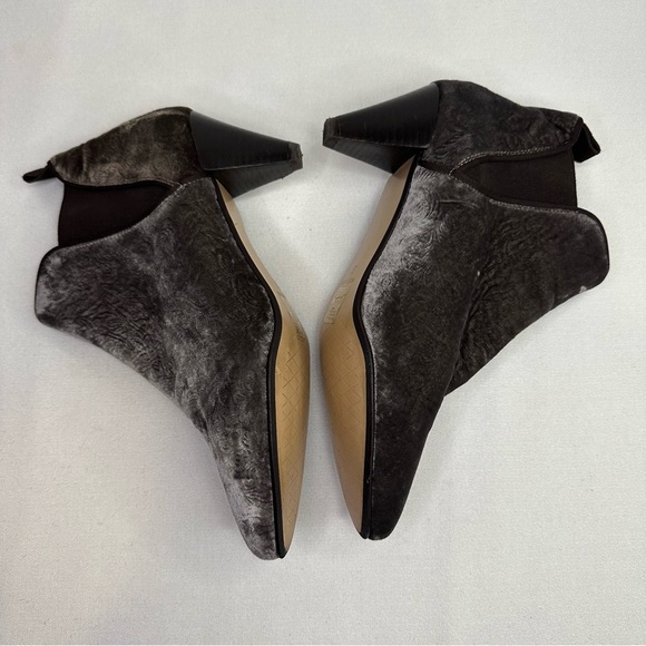 Sixtyseven Anthropologie Smoky Gray Velvet Floral Embossed Ankle Boots 6.5 - Picture 4 of 16